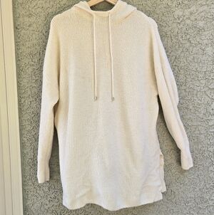 Woolen Bloom Cream Hooded Sweater